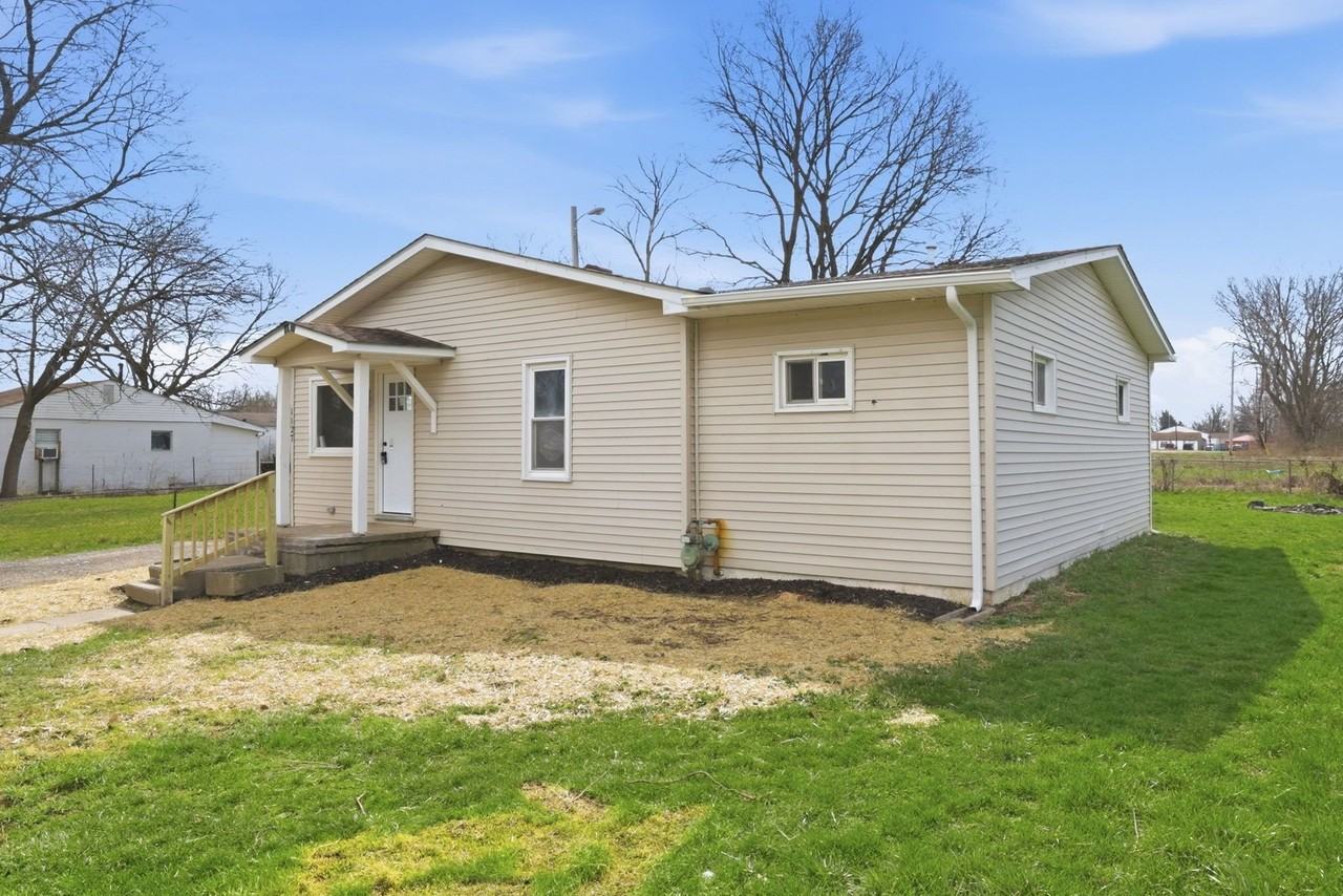 1127 Rumsey Rd - Photo 2 of 16