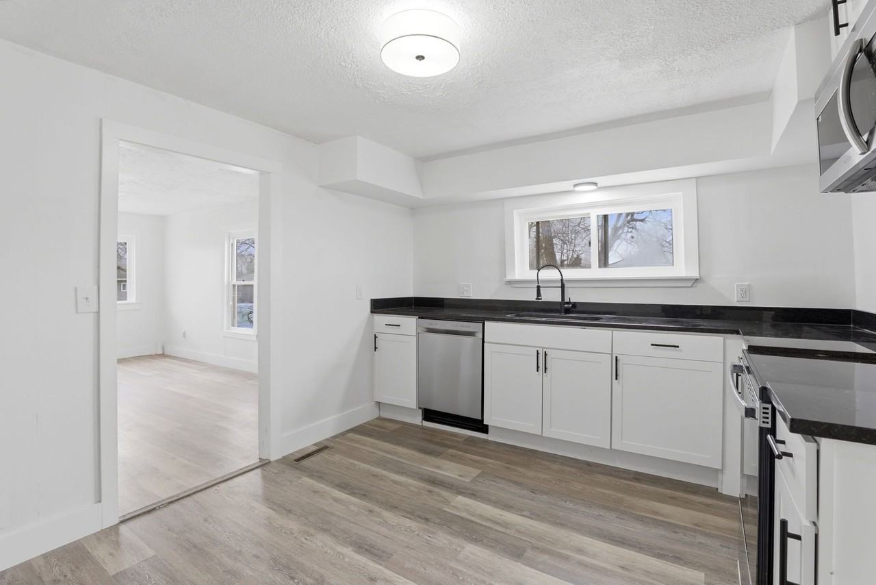 1127 Rumsey Rd - Photo 7 of 16