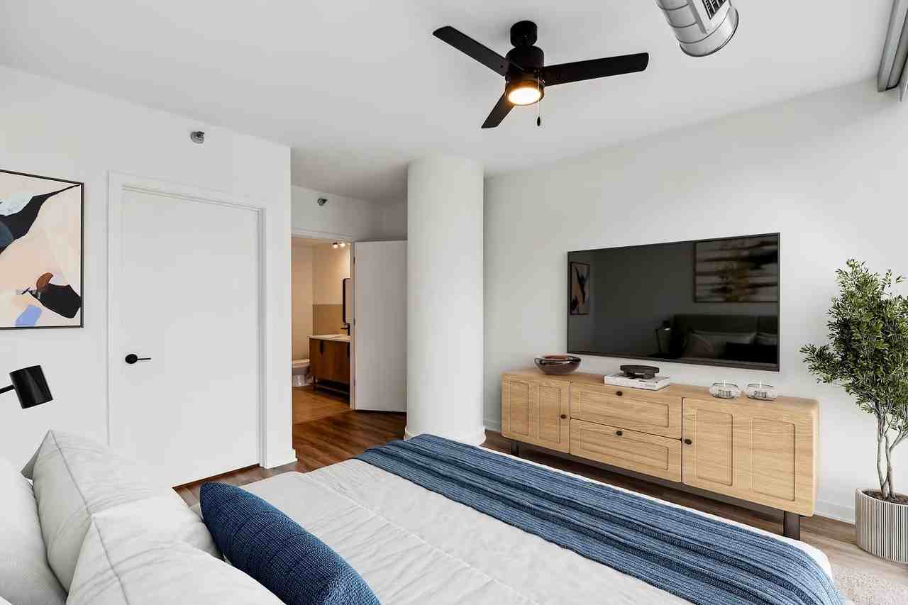 349 N Wells St - Photo 6 of 17