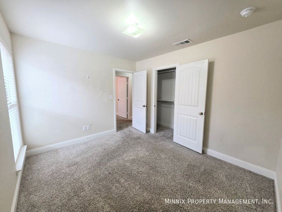 9411 Sagebrush Ave - Photo 7 of 21