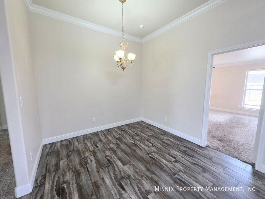 9411 Sagebrush Ave - Photo 7 of 21