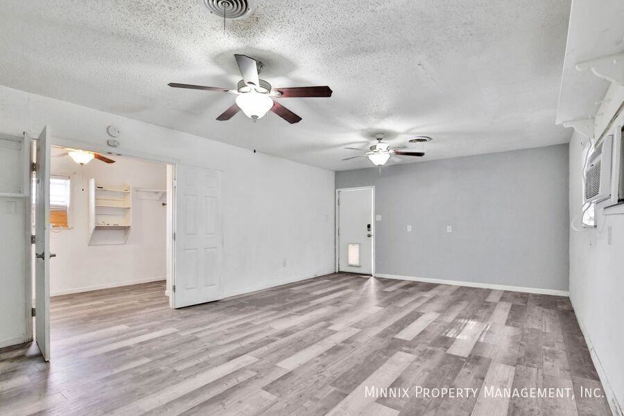 2810 42nd St - Photo 7 of 39