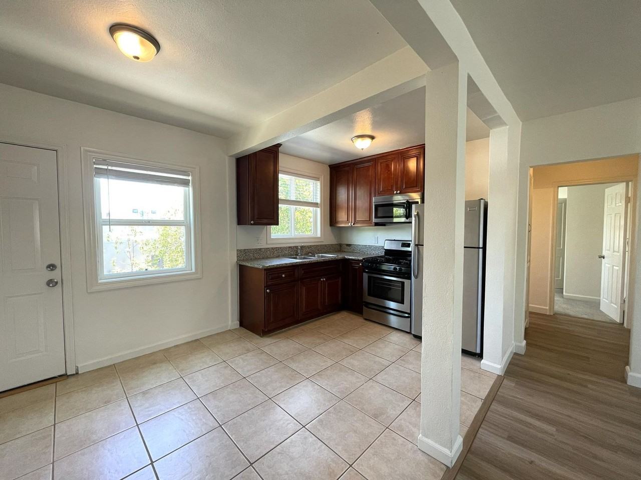 4327 Mcclintock St - Photo 5 of 8