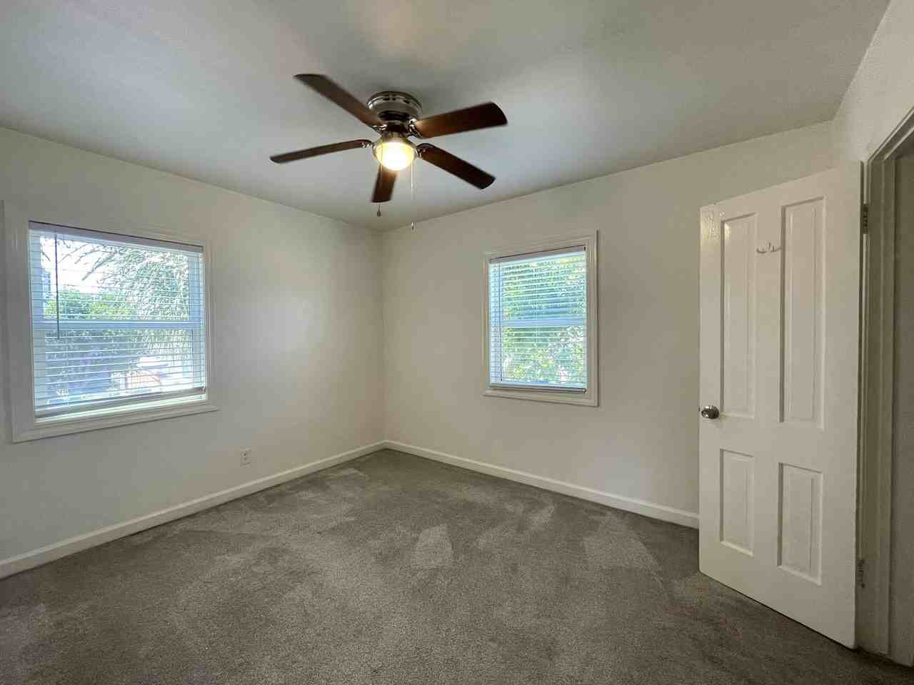 4327 Mcclintock St - Photo 7 of 8
