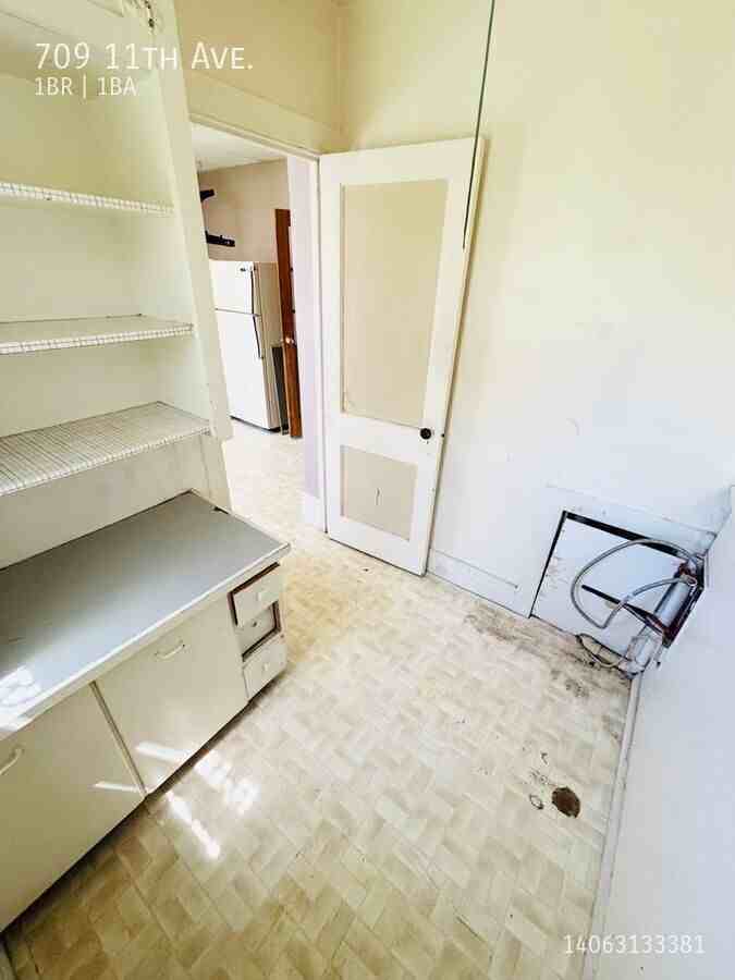 709 11th Ave - Photo 3 of 6