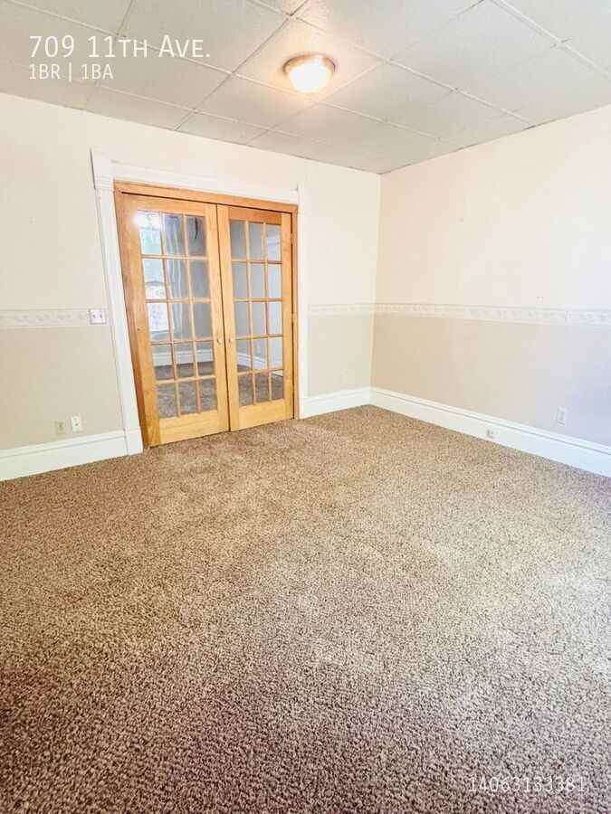 709 11th Ave - Photo 4 of 6