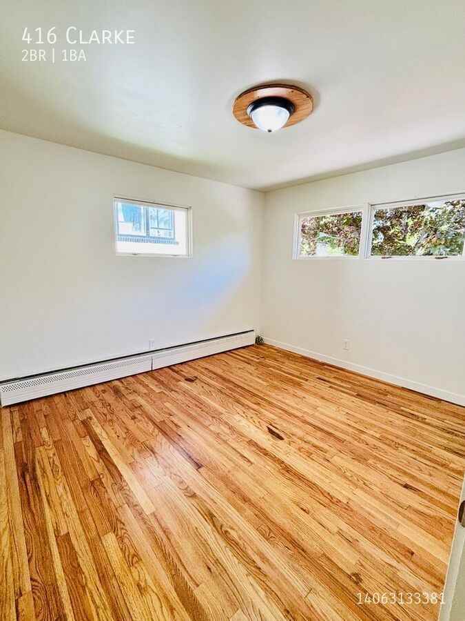416 Clarke St - Photo 5 of 10