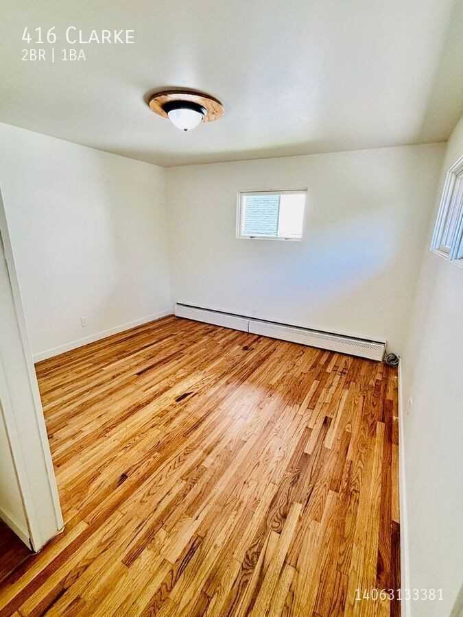 416 Clarke St - Photo 6 of 10