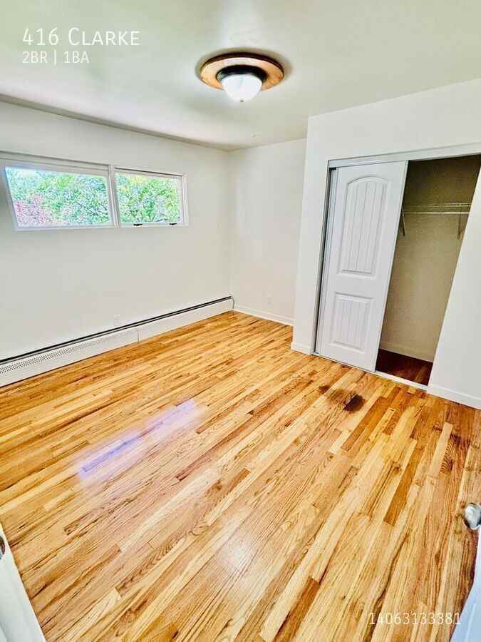 416 Clarke St - Photo 7 of 10