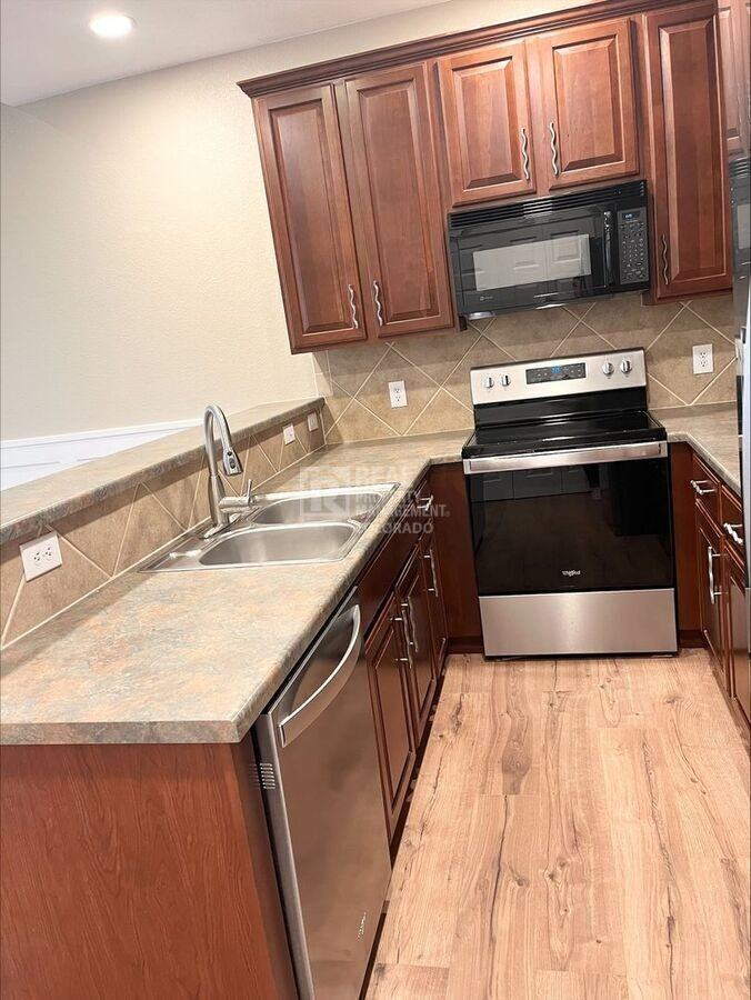 16392 E Fremont Ave #11 - Photo 7 of 24