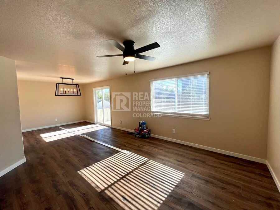6296 Grand Mesa Dr - Photo 4 of 30