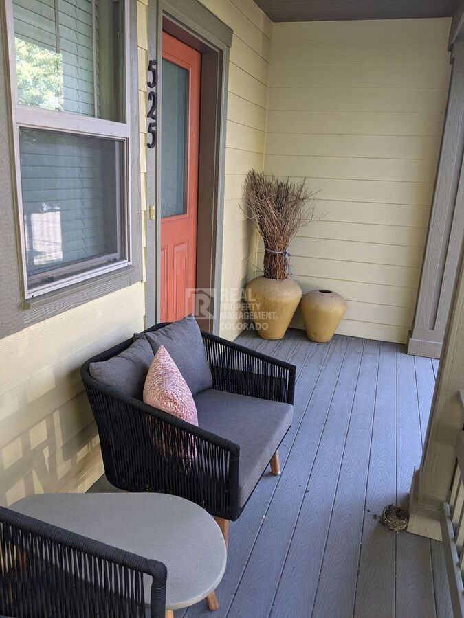 525 Homestead St - Photo 4 of 29