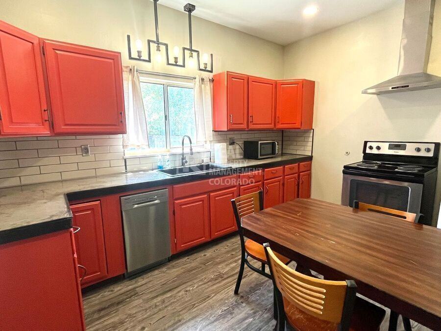 727 W Cucharras St - Photo 4 of 22