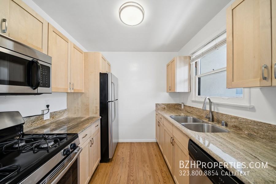 5303 1/2 Vantage Ave - Photo 3 of 15