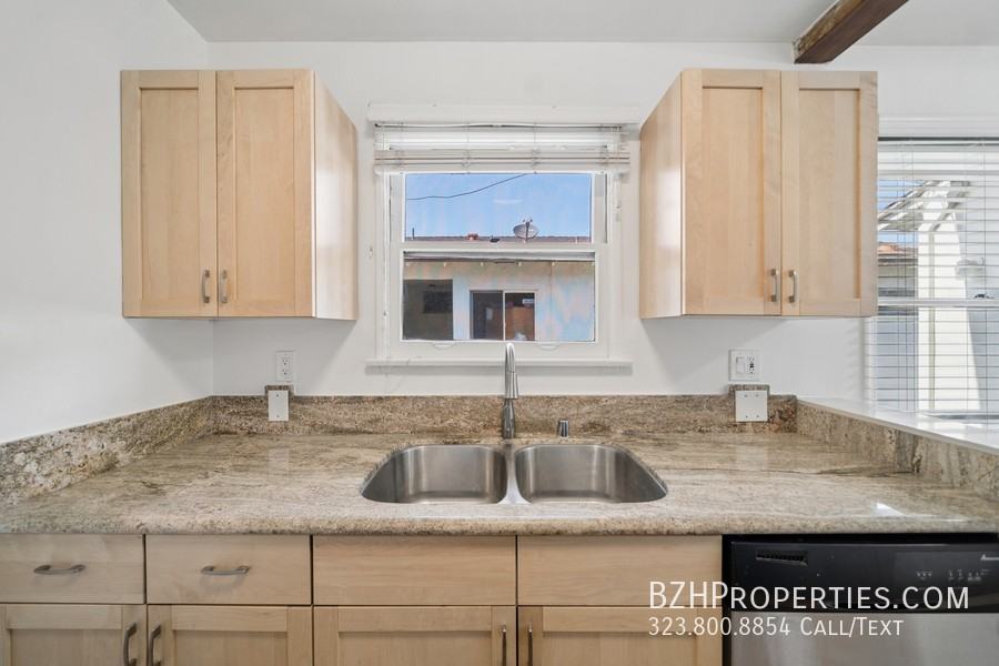 5303 1/2 Vantage Ave - Photo 6 of 15