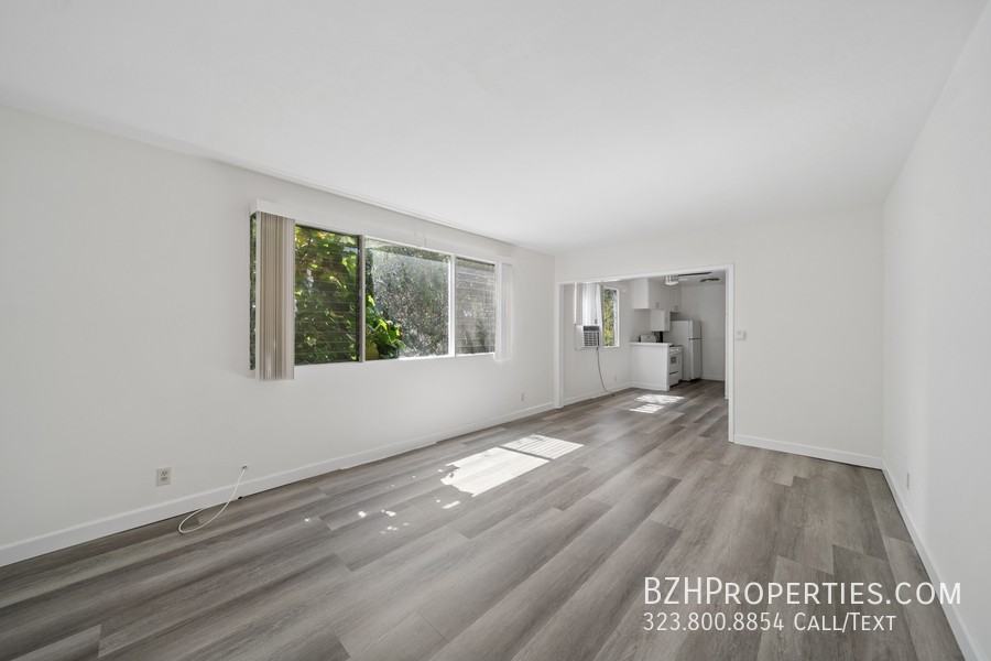 1027 N Edinburgh Ave #8 - Photo 2 of 9