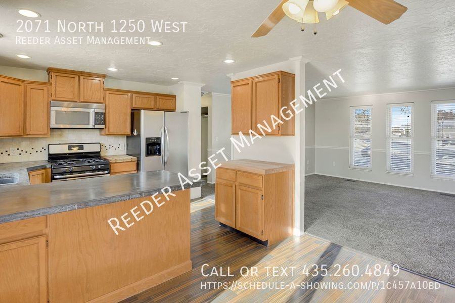 2071 N 1250 W - Photo 4 of 25