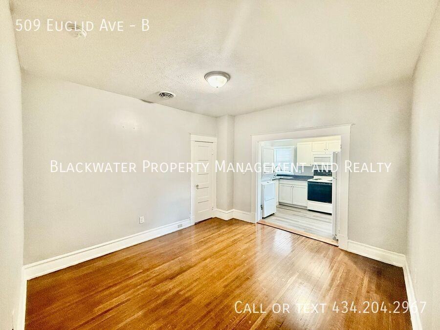 509 Euclid Ave #B - Photo 6 of 9