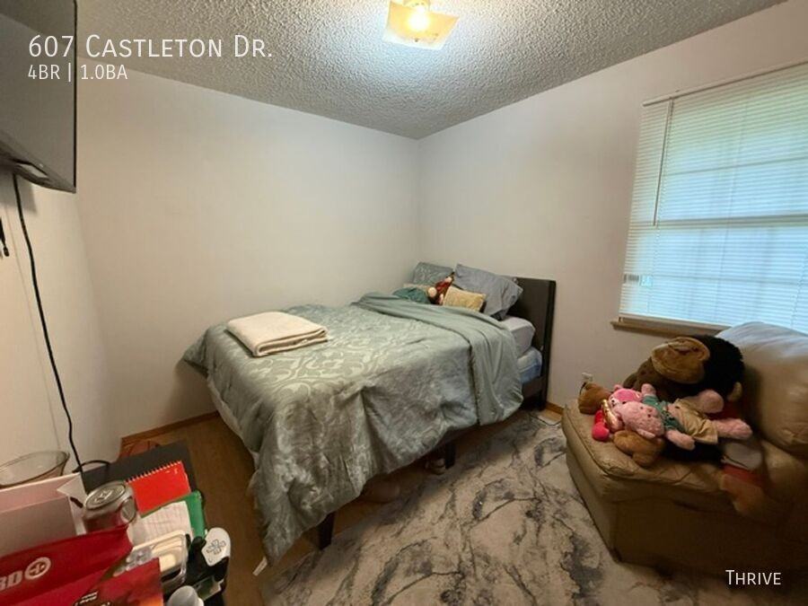 607 Castleton Dr - Photo 6 of 9