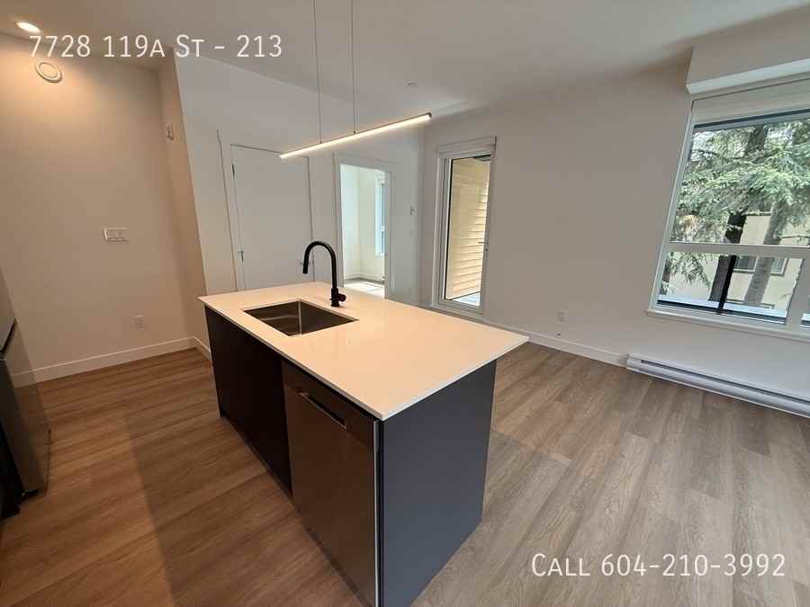 7728 119a St #213 - Photo 4 of 32