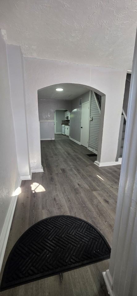 102 S Janney St - Photo 2 of 11