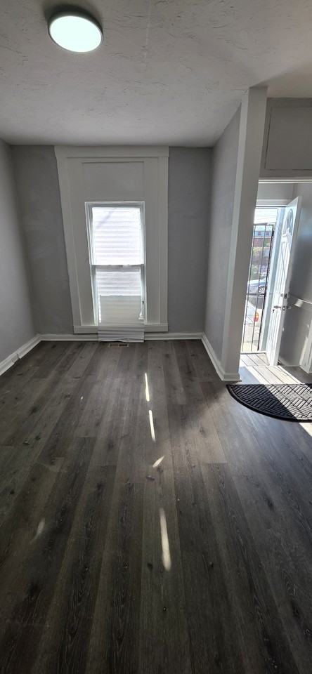 102 S Janney St - Photo 3 of 11