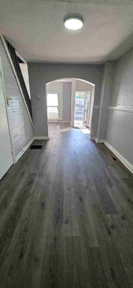 102 S Janney St - Photo 4 of 11