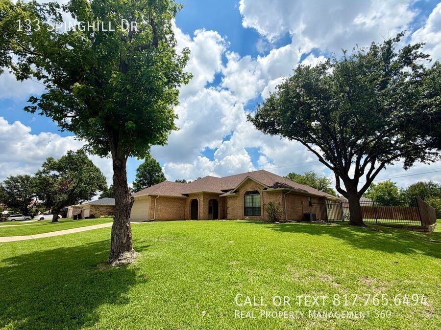 133 Spinghill Dr - Photo 2 of 19