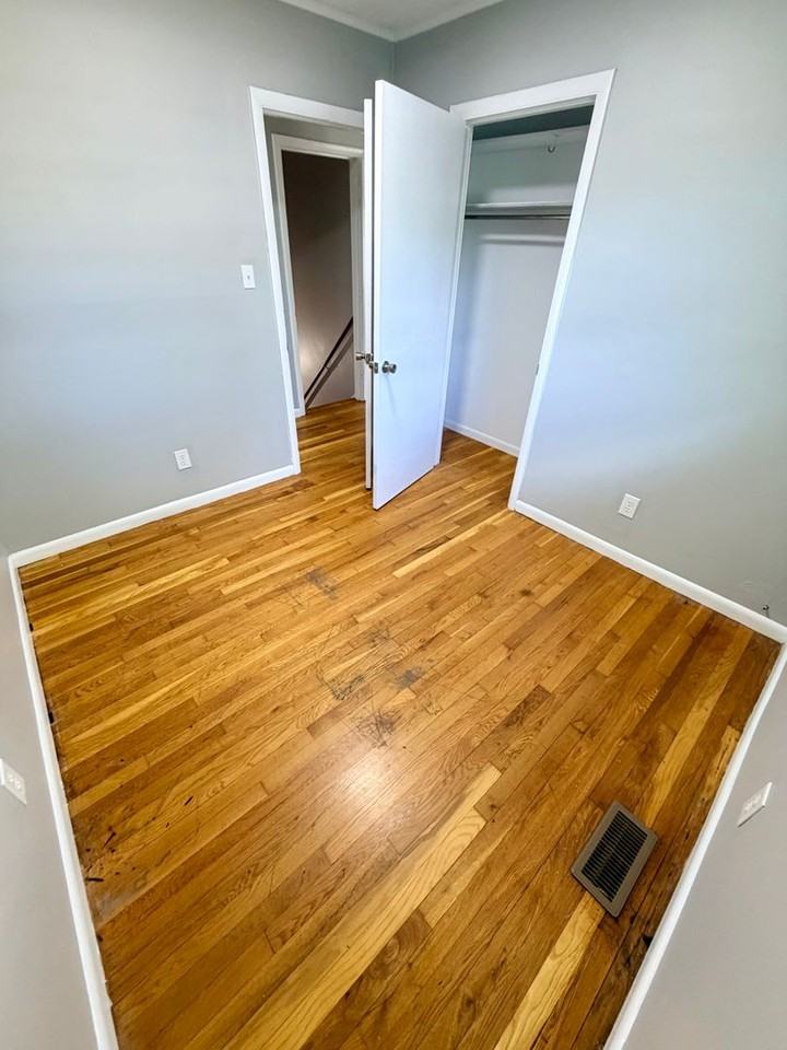 357 Peachtree Rd - Photo 5 of 25