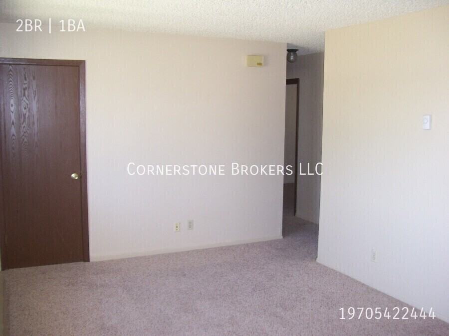 252 Applewood St - Photo 2 of 4