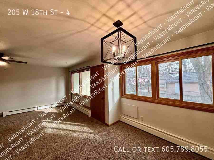 205 W 18th St #4 - Photo 3 of 14