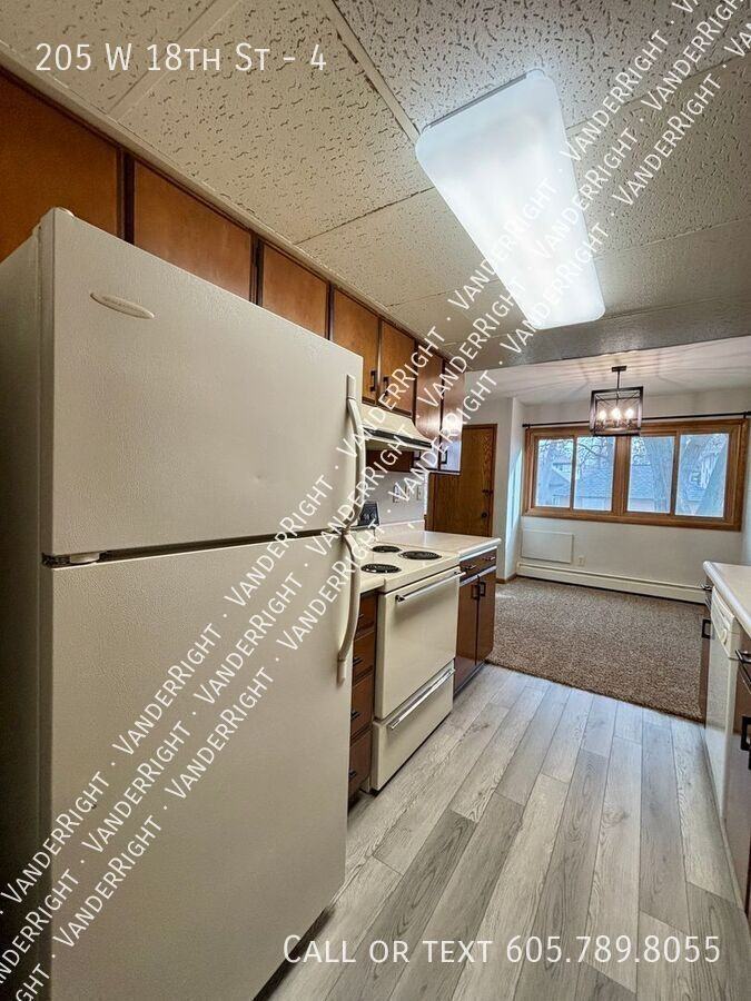 205 W 18th St #4 - Photo 5 of 14