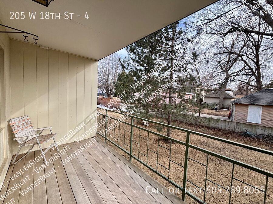 205 W 18th St #4 - Photo 7 of 14