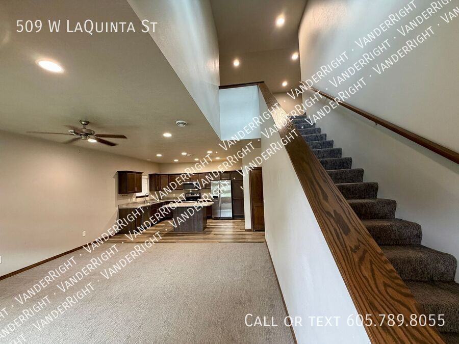 509 W Laquinta St - Photo 4 of 25