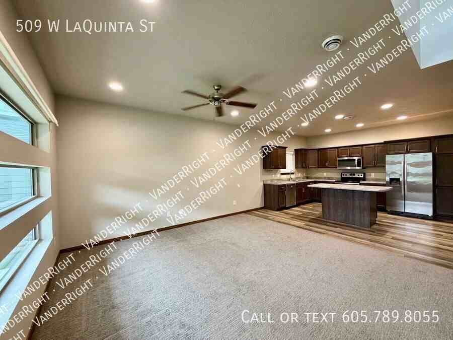 509 W Laquinta St - Photo 5 of 25