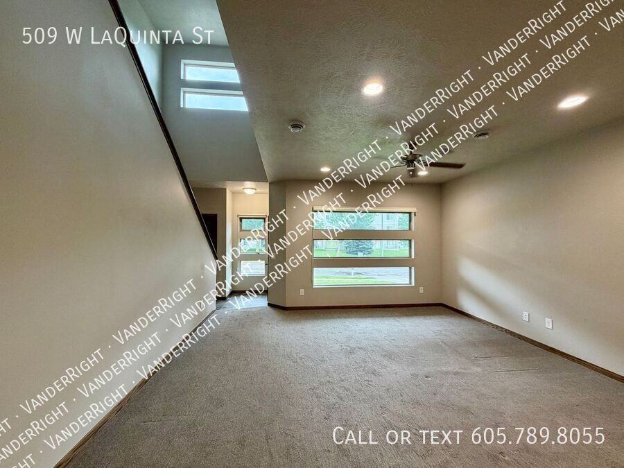 509 W Laquinta St - Photo 6 of 25