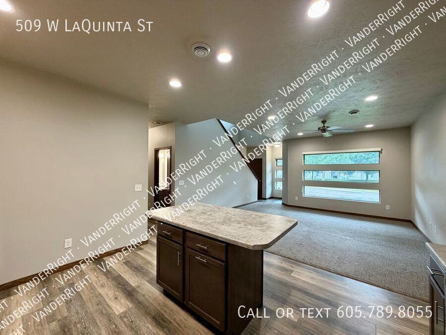 509 W Laquinta St - Photo 7 of 25