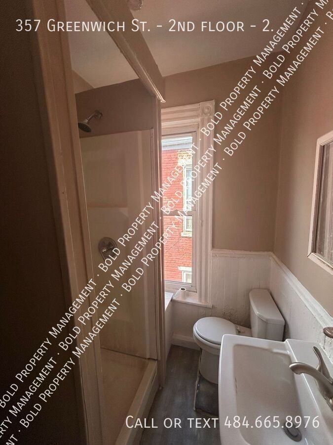 357 Greenwich St 2nd Fl #2 - Photo 3 of 10