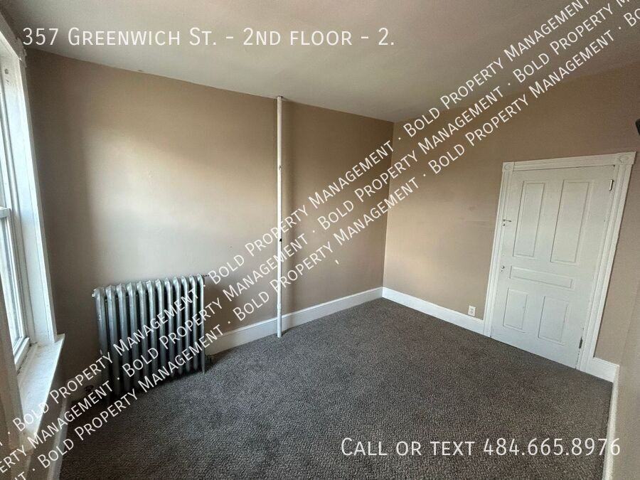 357 Greenwich St 2nd Fl #2 - Photo 4 of 10
