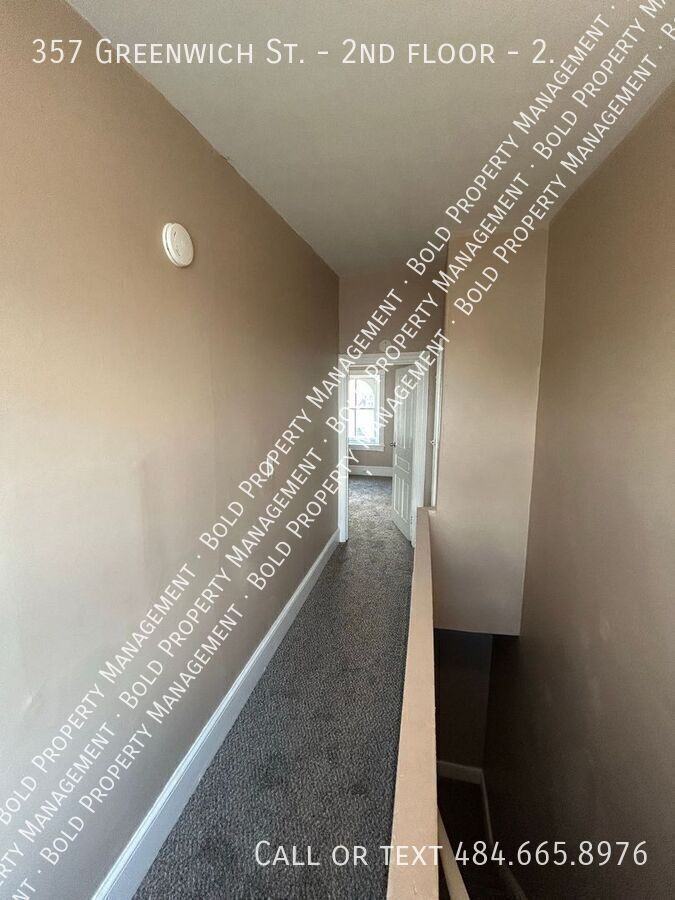 357 Greenwich St 2nd Fl #2 - Photo 5 of 10
