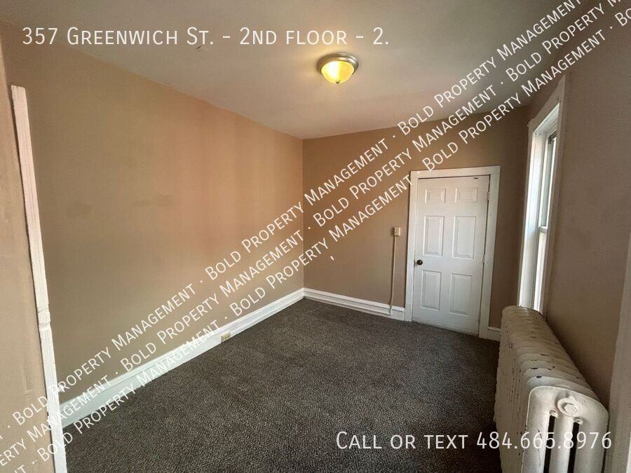 357 Greenwich St 2nd Fl #2 - Photo 6 of 10