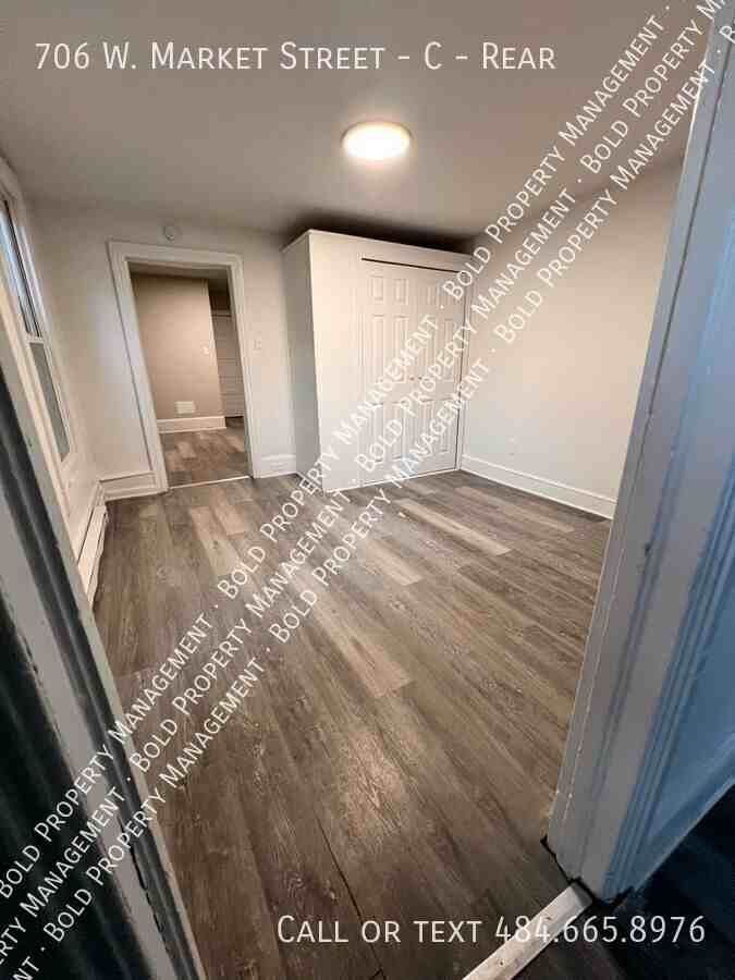 706 W Market St - Photo 2 of 5
