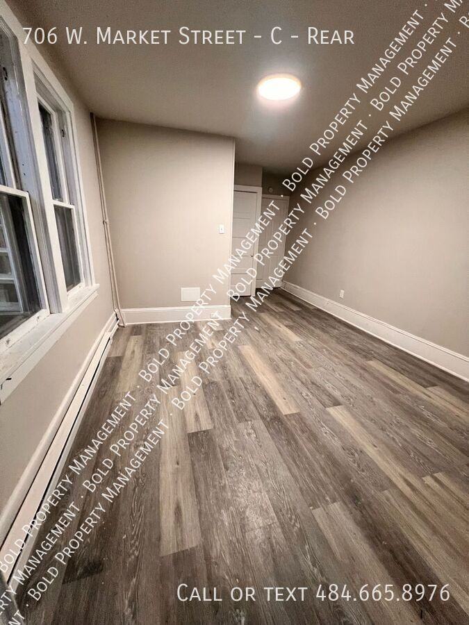 706 W Market St - Photo 3 of 5