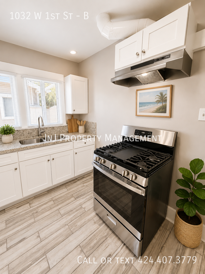 1032 W 1st St #B - Photo 5 of 15