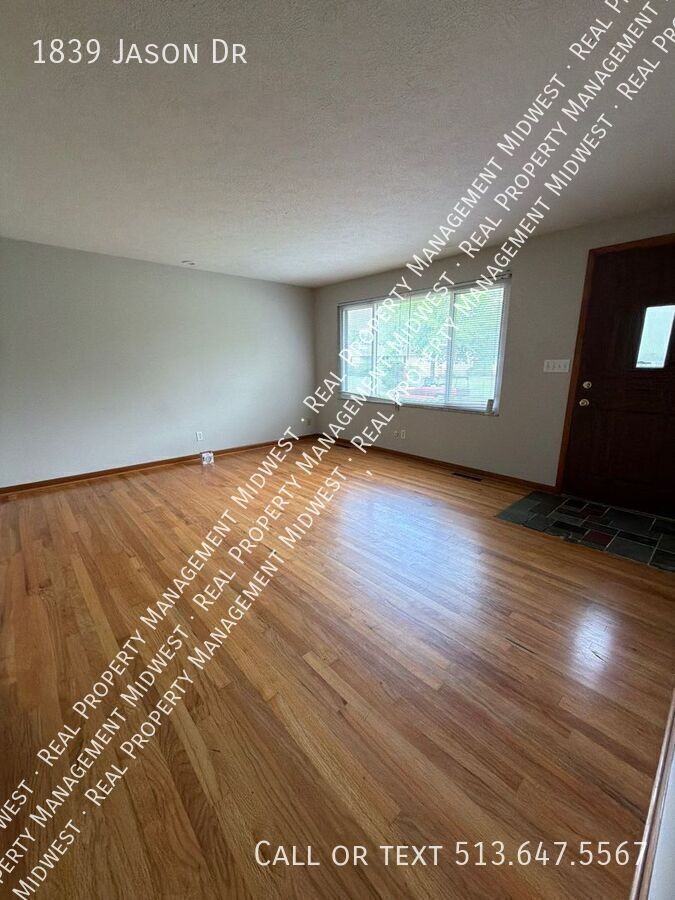 1839 Jason Dr - Photo 3 of 18