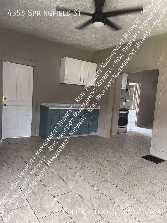 4396 Springfield St - Photo 5 of 35