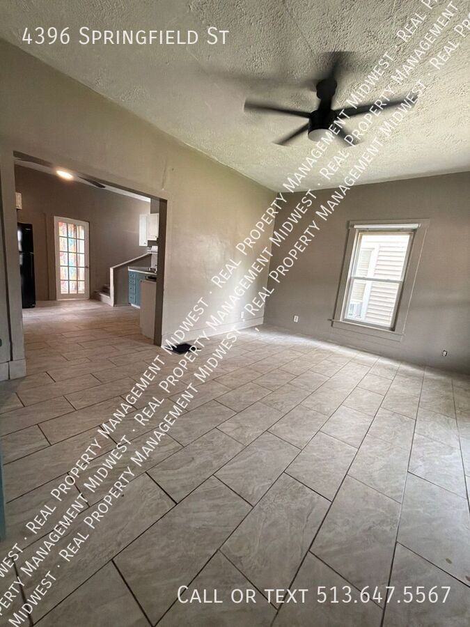 4396 Springfield St - Photo 6 of 35