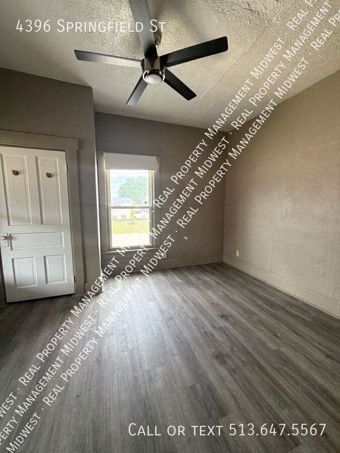 4396 Springfield St - Photo 7 of 35