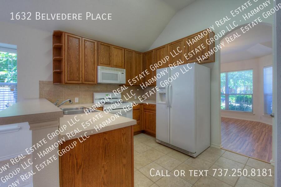 1632 Belvedere Pl - Photo 7 of 23