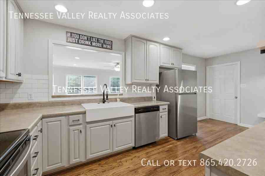 729 Waco Rd - Photo 7 of 30